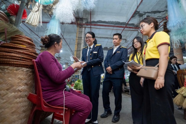 Từ 2026, Hộ kinh doanh phải báo cơ quan thuế các tài khoản nhận tiền