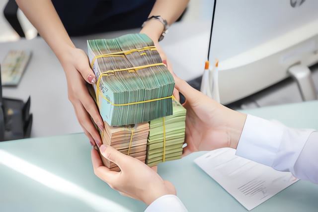 Lãi suất giảm và thêm nhiều gói tín dụng ưu đãi: Lĩnh vực nào hưởng lợi?