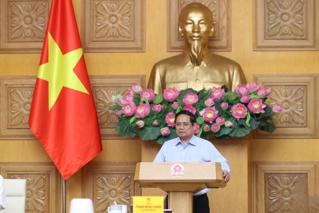 Thủ tướng: Không tạo "giấy phép con", giảm gánh nặng hành chính cho doanh nghiệp trong hoạt động hợp chuẩn, hợp quy