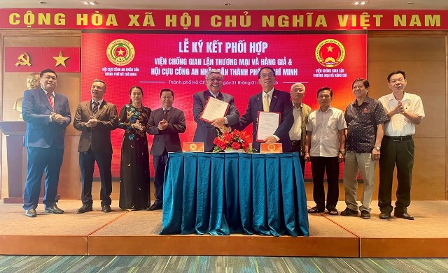 Doanh nghiệp Việt bảo vệ thương hiệu trước hàng giả online