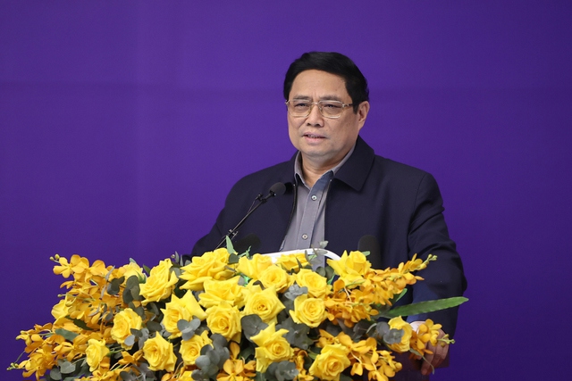 Thủ tướng động viên, giao nhiệm vụ để EVN đủ điện phục vụ người dân, doanh nghiệp