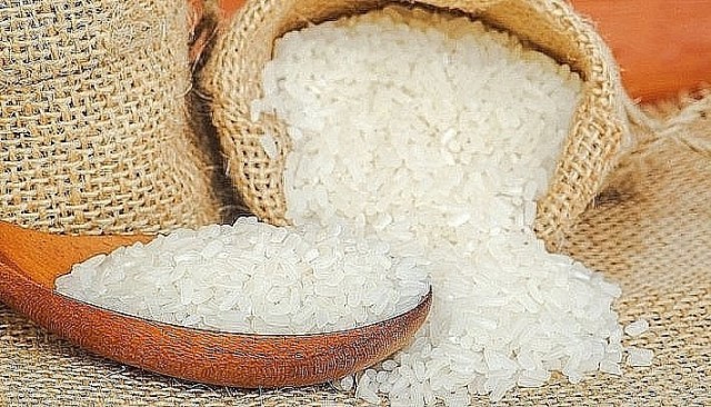 Xuất khẩu gao Việt Nam đang đối mặt với khó khăn từ giá giảm