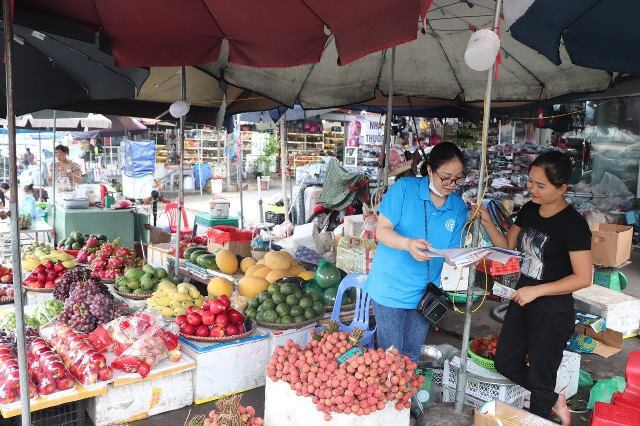 Hơn 80% hộ kinh doanh sụt giảm doanh thu, áp lực pháp lý trở thành “rào cản” lớn nhất
