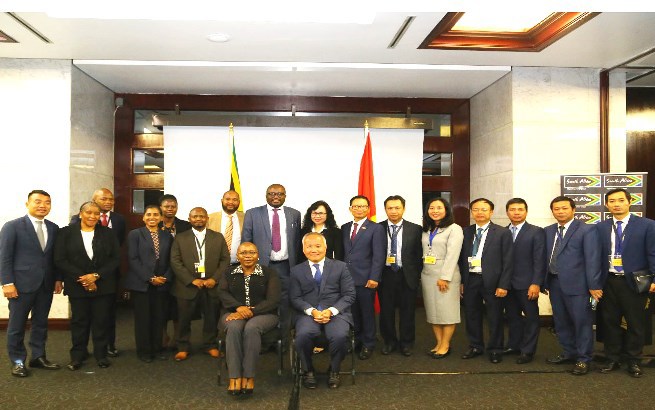 Phát triển hơn nữa hợp tác công nghiệp - thương mại giữa Việt Nam và Nam Phi